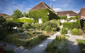 Aux Charmes De Maintenon